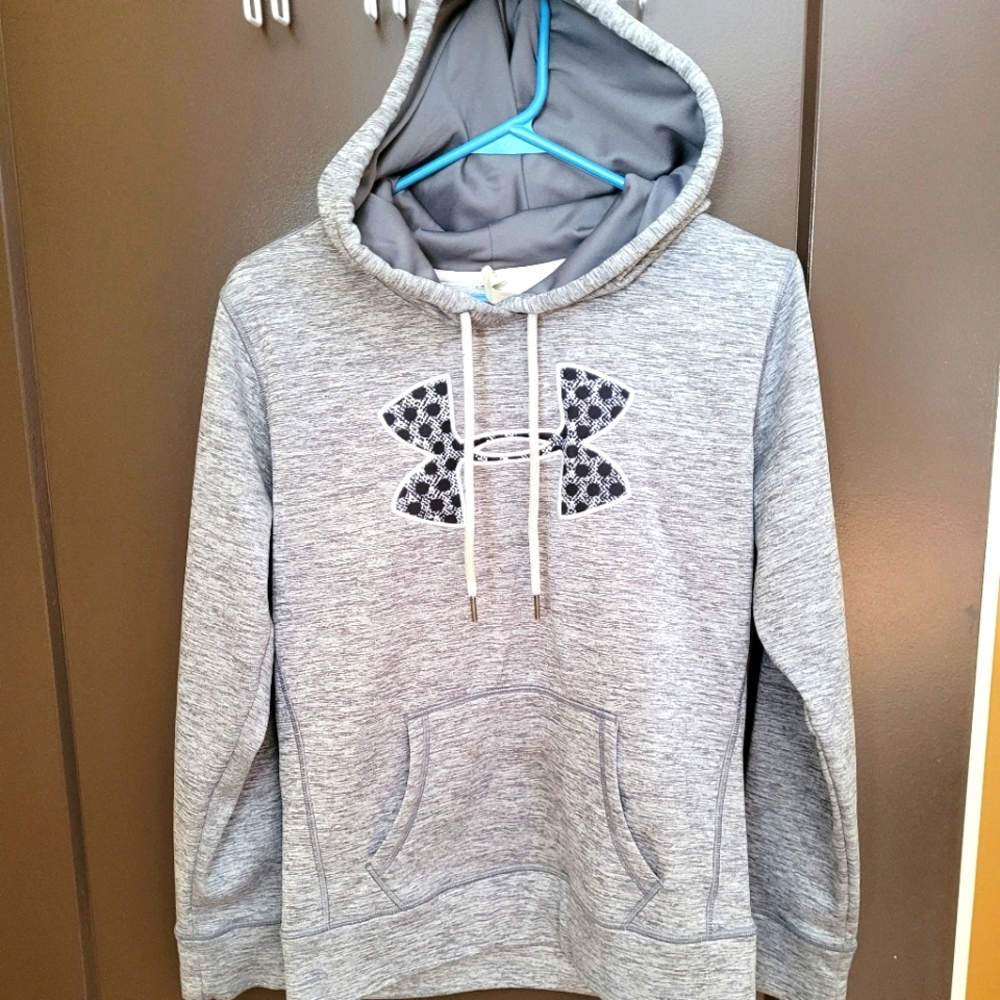 Under Armour sz.m gray hoodie